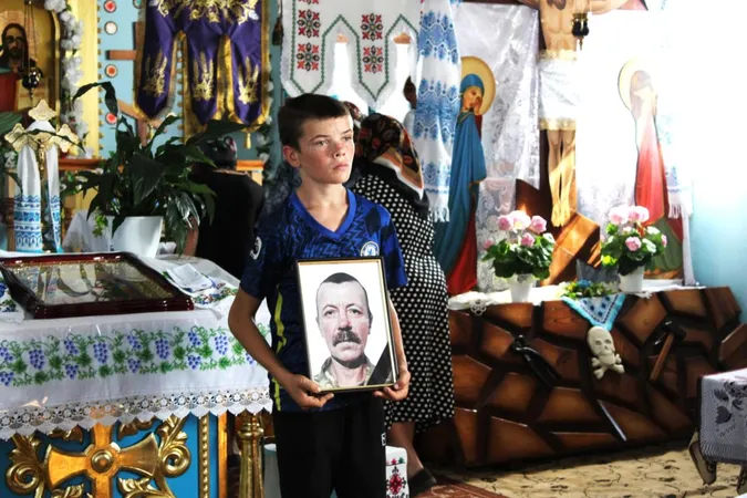 У Луцькому районі попрощалися із бійцем Віктором Ковальчуком (фото)