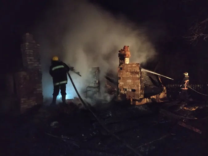 У Ковельському районі згорів дерев’яний будинок: загинули дві дитини (оновлено)