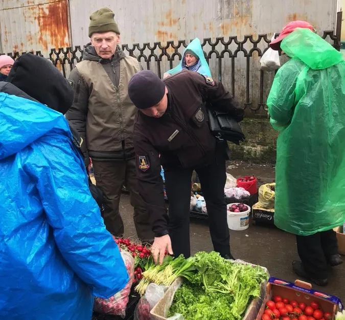 У Луцьку екологи «вполювали» продавців червонокнижних рослин