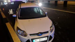 4 авто і слизька дорога: у Луцьку на мосту трапилася ДТП (фото)