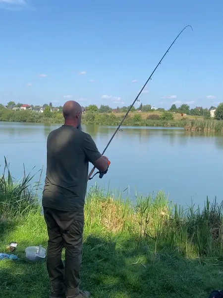 Риба по лікоть, природа і відновлення: у Боголюбах ветерани змагалися з риболовлі (фото)