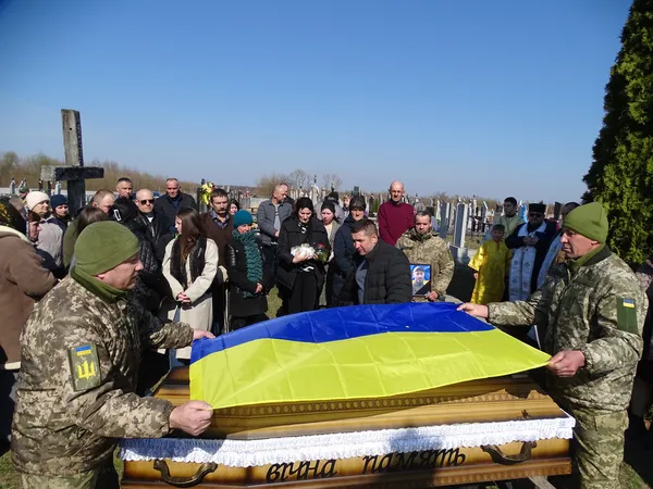 На Волині попрощалися із захисником Миколою Луцюком (фото)