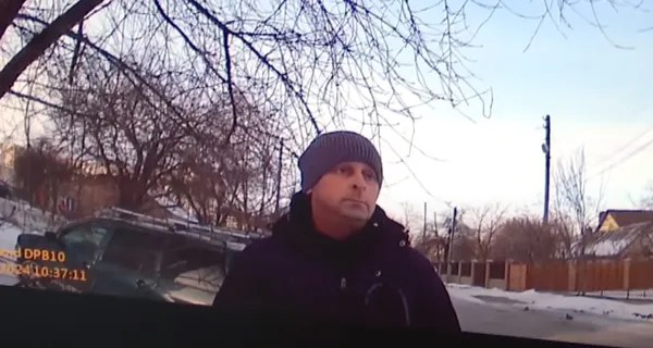 Водій, яку виписали постанову за п'яне водіння