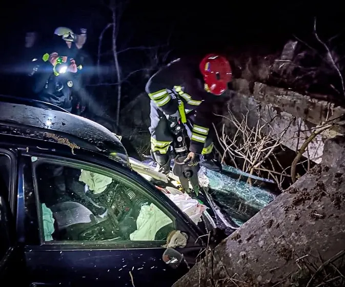 У Луцькому районі легковик злетів у кювет: є травмовані (фото)