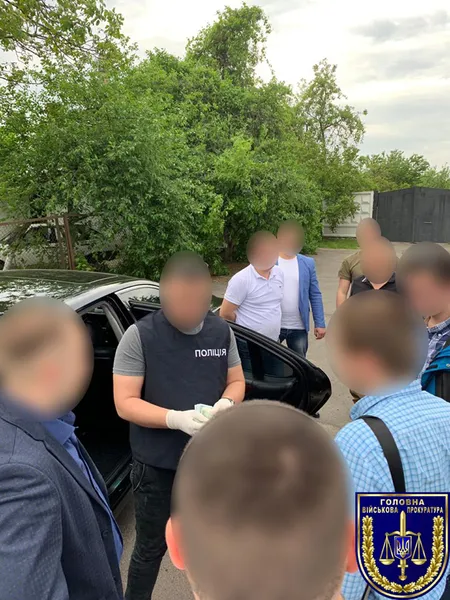 П’ять тисяч доларів за мовчання: на Волині підприємця затримали на хабарі (фото)