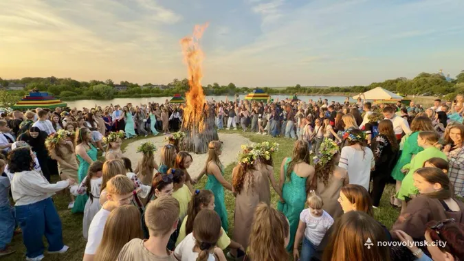 Ватра, хороводи, бойовий гопак: у Нововолинську святкували Івана Купала (фото)