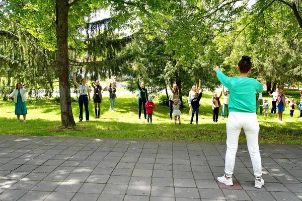 У Луцьку мам навчали, як не з'їхати з глузду