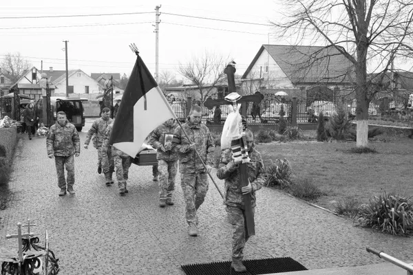 Загинув під Бахмутом: у Луцькій громаді попрощались із Денисом Костюком (фото)