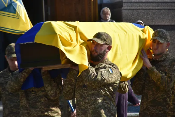 Лучани провели в останню дорогу 22-річного нацгвардійця Назарія Дуная (фото)