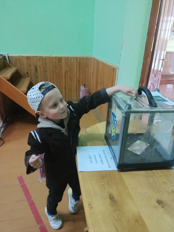 На підтримку ЗСУ: у Підгайцівській громаді влаштовують благодійні кіноперегляди (фото)