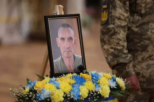 У Луцьку в один день попрощалися з двома полеглими Героями – Іваном Остапчуком та Максимом Мачулою (фото)
