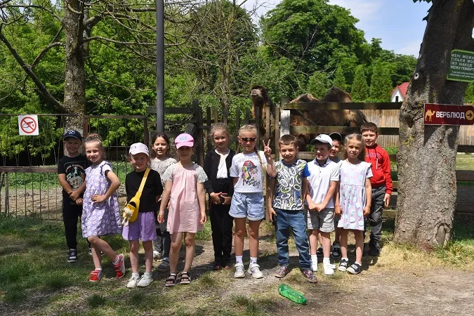 Маленькі відвідувачі Луцького зоопарку потрапили в об'єктиви камер (фото)