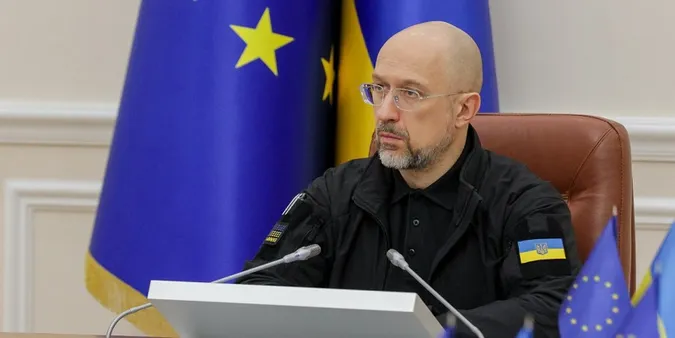 Українці без «Дії» зможуть отримати «тисячу Зеленського» через банки, – Шмигаль
