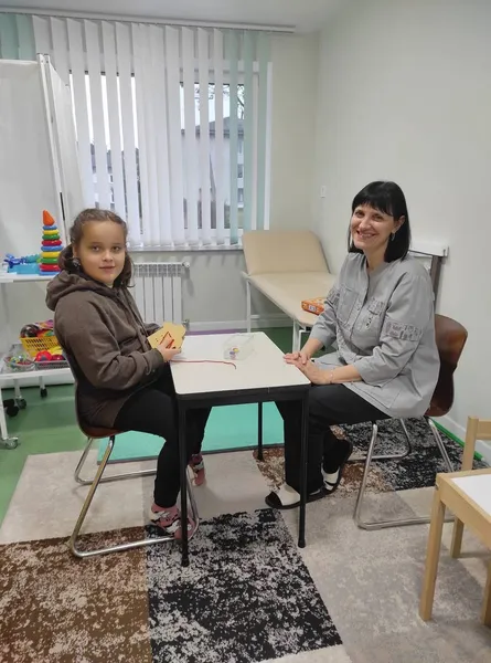На Волині 8-річна «поспішайка» вже п'ять років проходить реабілітацію у «Феніксі» (фото)