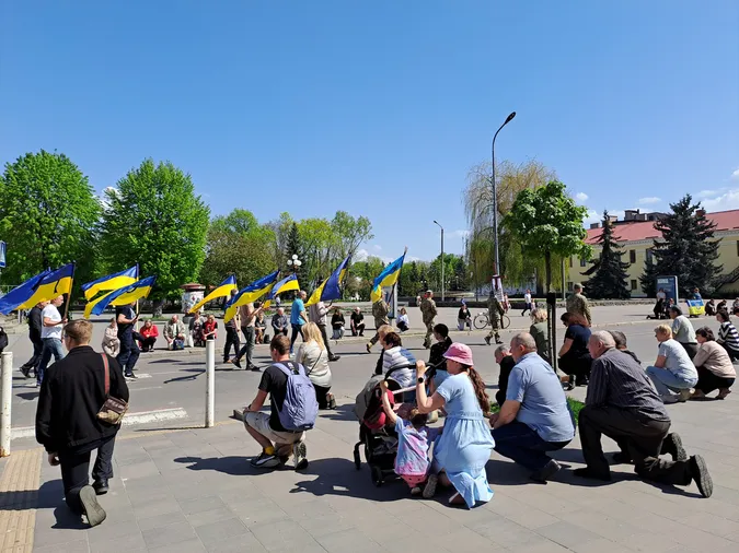 Поховали у день народження: на Волині прощалися з капітаном Володимиром Котиком