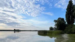 Показали красу невеликого озера на Волині (фото)