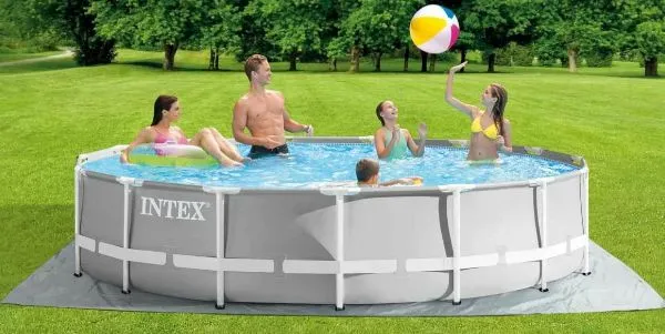 Ідеальне рішення для літнього відпочинку: як вибрати басейн Intex для дому та дачі