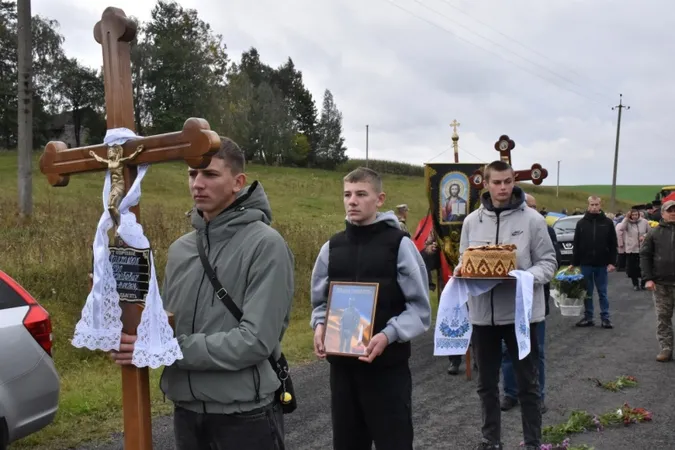 На Волині попрощалися із загиблим захисником Ігорем Пархомюком (фото)