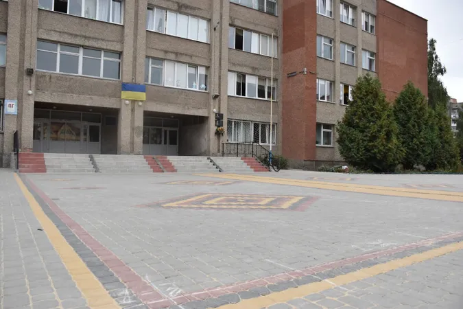 У Луцьку відремонтували три пришкільні території та спортзал (фото)