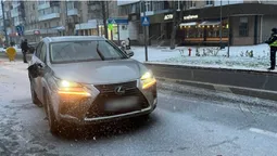 У центрі Луцька Lexus збив дитину на переході (фото)