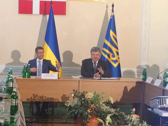 «Має бути, де відпочити, де в туалет сходити», – Порошенко про облаштування митних пунктів