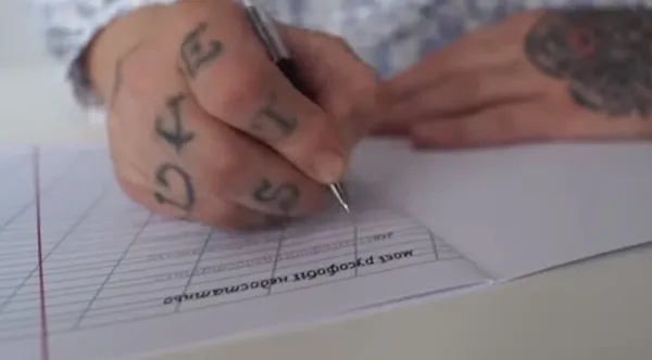 Луцька тренерка чуттєво прорекламувала зошит про русофобію (відео)