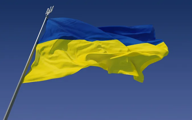 «Це неправда», – волинський владика заперечив зневагу священиком українського прапора