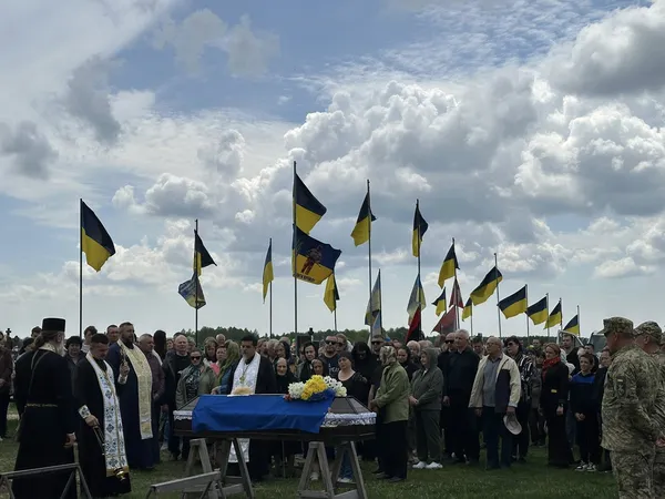 На Волині провели в останню путь воїна Андрія Трохимчука (фото)