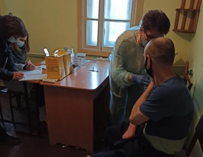 У Луцькому СІЗО вакцинували в'язнів та службовців (фото)