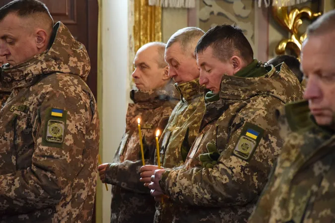 У Луцьку родинам загиблих прикордонників вручили їхні посмертні нагороди (фото)