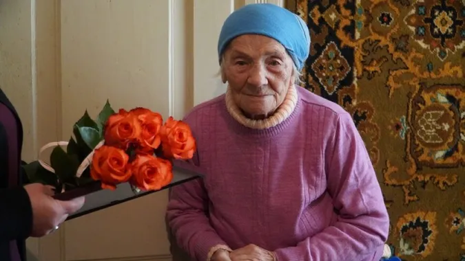 Волинянка відзначила сторіччя у день народження своїх доньок