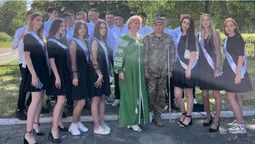 На Волині моблізований вчитель приїхав до учнів на свято останнього дзвоника (відео)