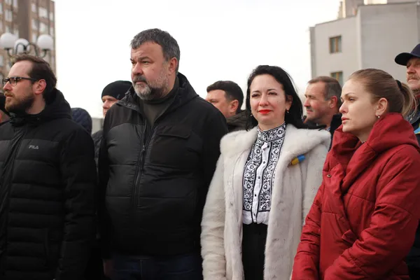 Прапори та сотні людей: як у Луцьку святкували День єднання (фото, відео)