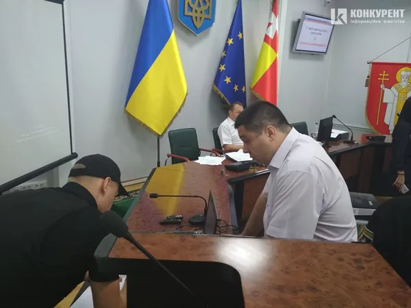Через конфлікт до Луцькради приїхала поліція (фото)
