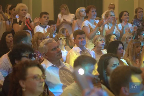Грація та голос: у Нововолинську співала Тіна Кароль (фото)