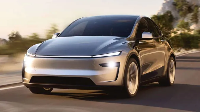 У всьому світі продажі Tesla стрімко падають