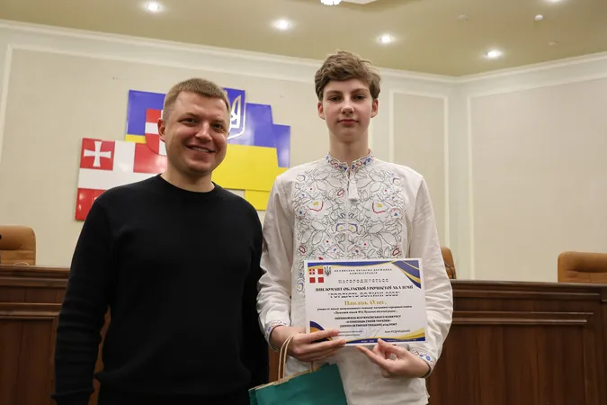 Гордість Волині: у Луцьку відзначили юних інтелектуалів та їхніх наставників (фото)