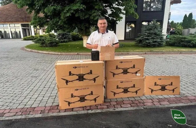 Лісівники разом з латвійськими волонтерами доставили допомогу на передову (фото)