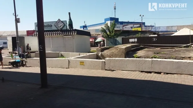 На луцькому автовокзалі демонтують блоки та літні майданчики 