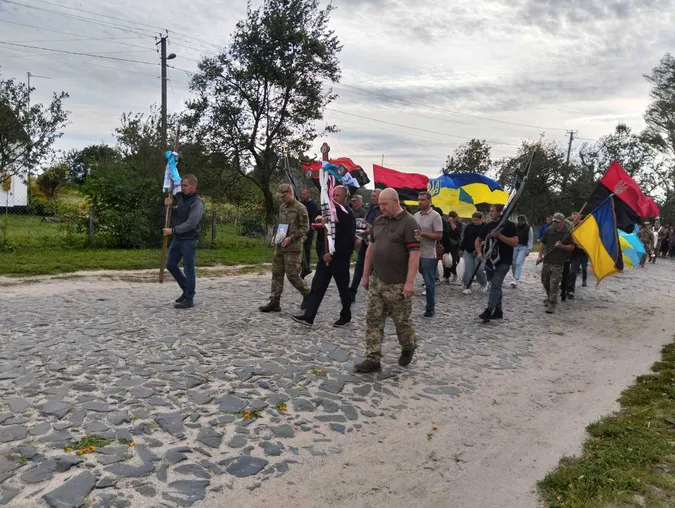На Волині громада попрощалася з загиблим на Донеччині захисником Андрієм Денисюком