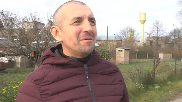 Лучанин В'ячеслав Лимарь. Його будинок найбільше пошкоджений під час ракетних обстрілів, 22 жовтня