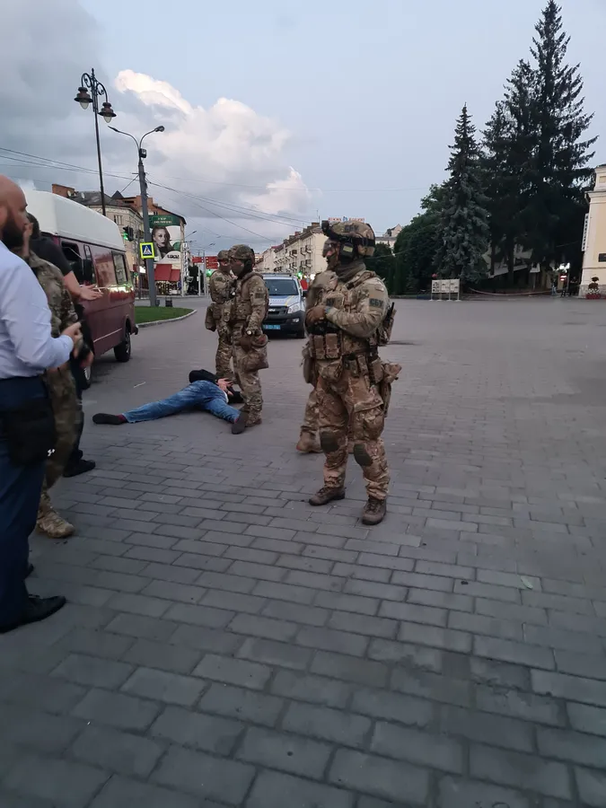 Волинський експерт розповів, як правильно вести переговори з терористом