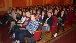 "Наркомани довго не живуть", – луцькі школярі побували на антинаркотичному ток-шоу (фоторепортаж)