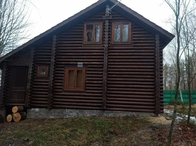 На Волині з молотка продадуть профілакторій біля озера за пів мільйона (фото)