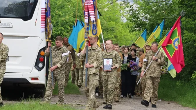 На Волині попрощалися з 20-річним Героєм Назаром Матейчуком (фото)