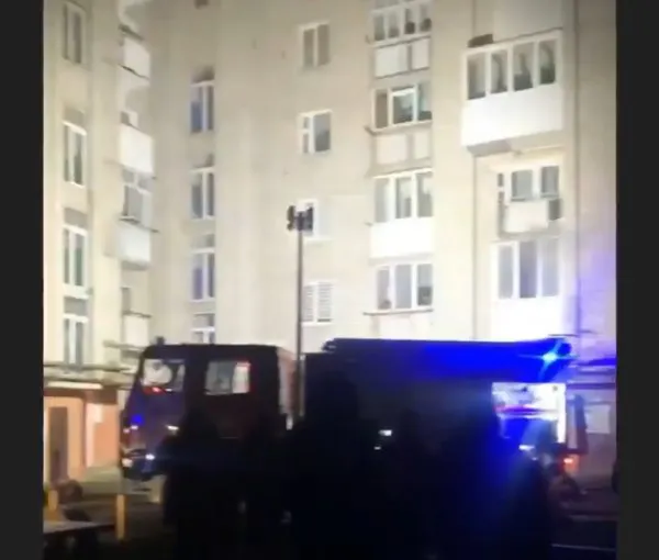 У Ковелі агресивний чоловік зачинився у квартирі та підпалив її