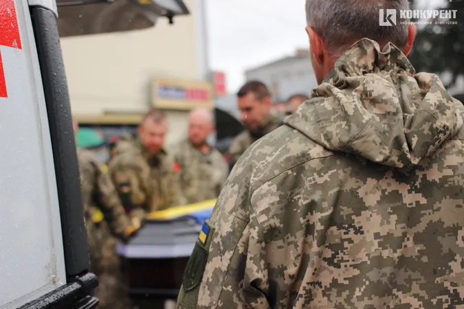 У Луцьку попрощалися із загиблими захисниками Ігорем Бохонюком і Романом Волошкіним (відео)