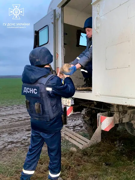 На Волині піротехніки знешкодили старі боєприпаси (фото)