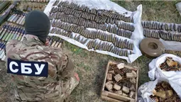 На Луганщині знайшли сховок з боєприпасами