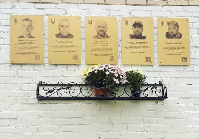 На Ковельщині відкрили меморіальні дошки у школах, де навчалися загиблі воїни (фото)